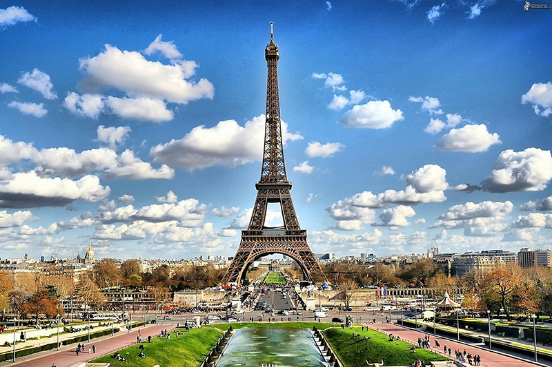 Paris Top Sights Half-Day Walking Tour with a Fun Guide