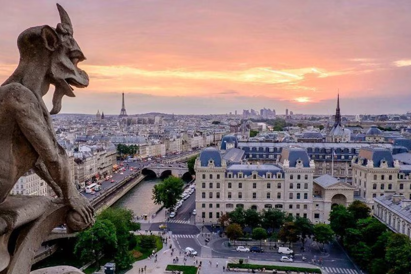 See 15 Top Sights Paris Tour with Fun Guide (Walking and Metro Tour)